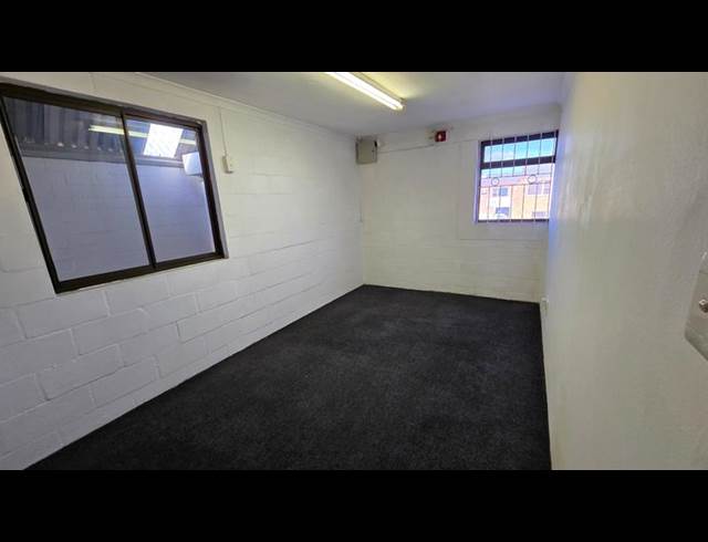 INDUSTRIAL PROPERTY TO RENT IN STIKLAND INDUSTRIAL