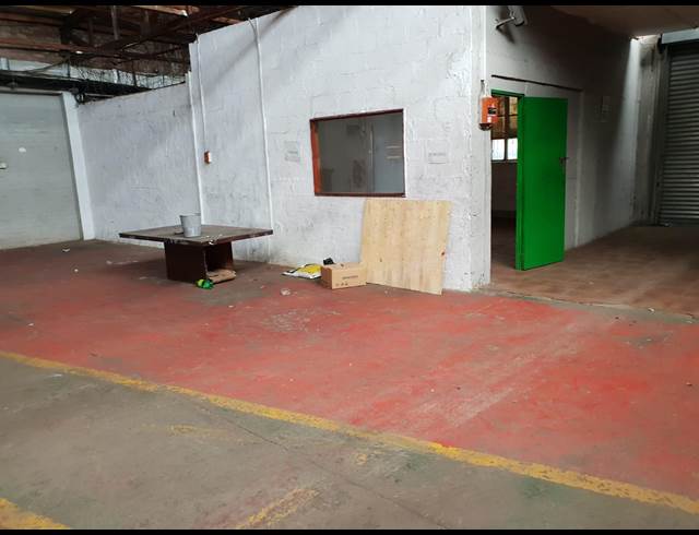725M² WAREHOUSE TO LET IN PROSPECTON INDUSTRIAL