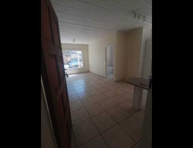 2 BEDROOM PROPERTY TO RENT IN DIE BULT