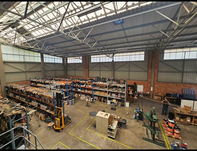 675M² WAREHOUSE RENTED IN LINBRO PARK
