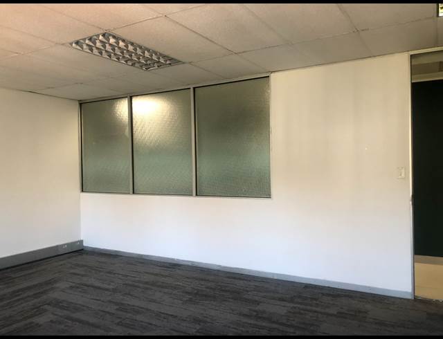 43M² OFFICE TO LET IN HYDE PARK