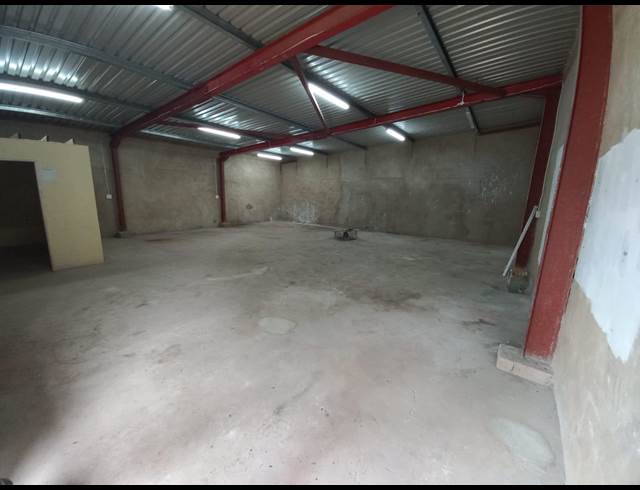 121M² WAREHOUSE TO LET IN PARLOCK
