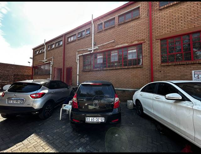 291M² WAREHOUSE TO LET IN KEW
