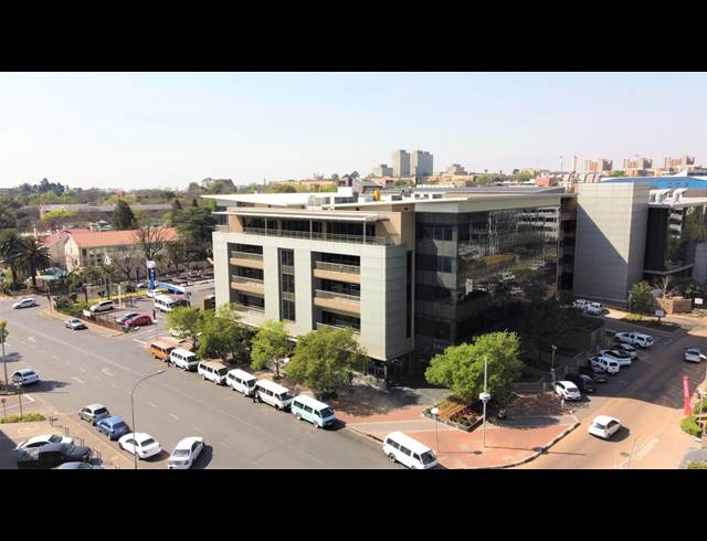 1,191M² OFFICE TO LET IN PARKTOWN