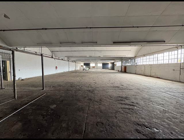 1,400M² WAREHOUSE TO LET IN INDUSTRIA WEST