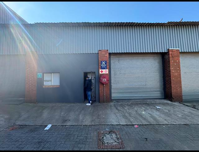 370M² WAREHOUSE TO LET IN CROWN