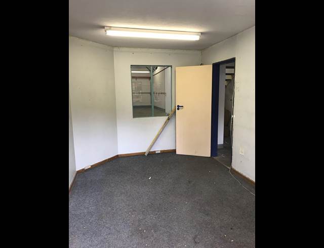 170M² WAREHOUSE RENTED IN STRIJDOMPARK
