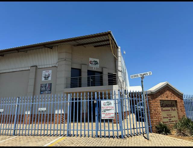 620M² WAREHOUSE TO LET IN JET PARK