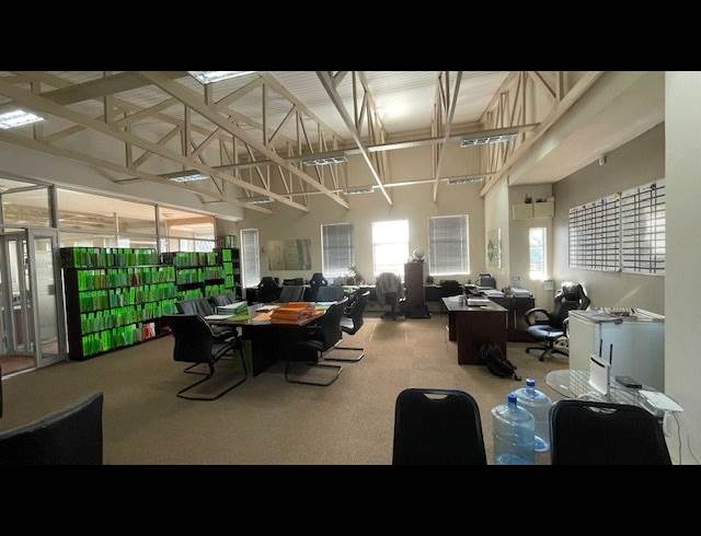 100M² OFFICE TO LET IN RYNFIELD