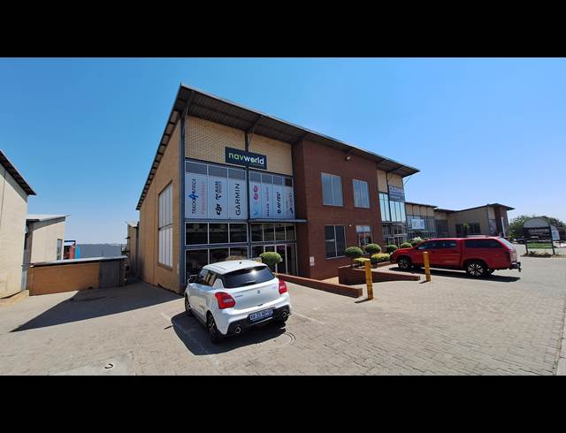 420M² SHOWROOM TO LET IN NORTH RIDING
