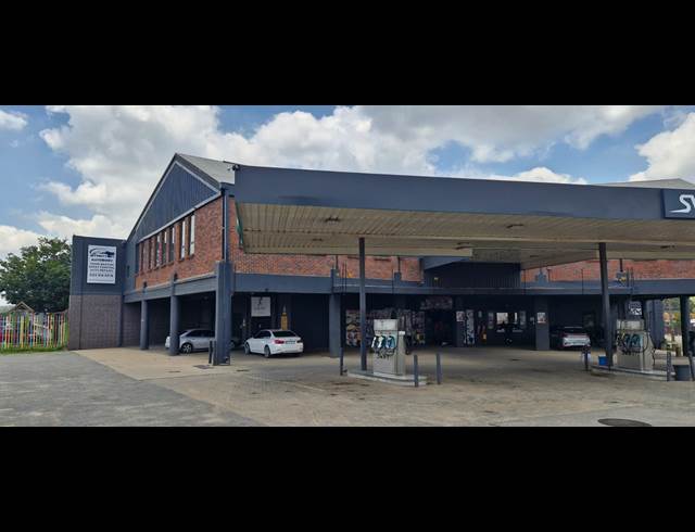 900M² WAREHOUSE TO LET IN SELBY