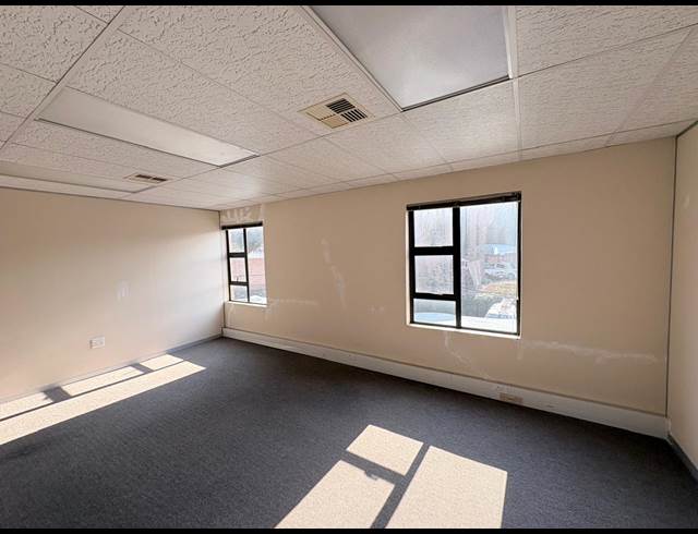 140M² OFFICE TO LET IN FOURWAYS
