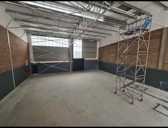 558M² WAREHOUSE TO LET IN SAMRAND BUSINESS PARK