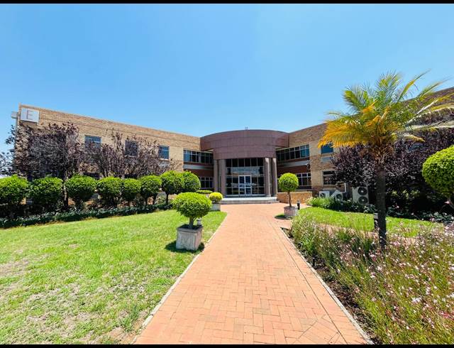 1,229M² OFFICE TO LET IN RANDJESPARK