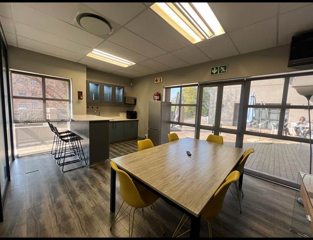 194M² SERVICED OFFICE TO LET IN ILLOVO