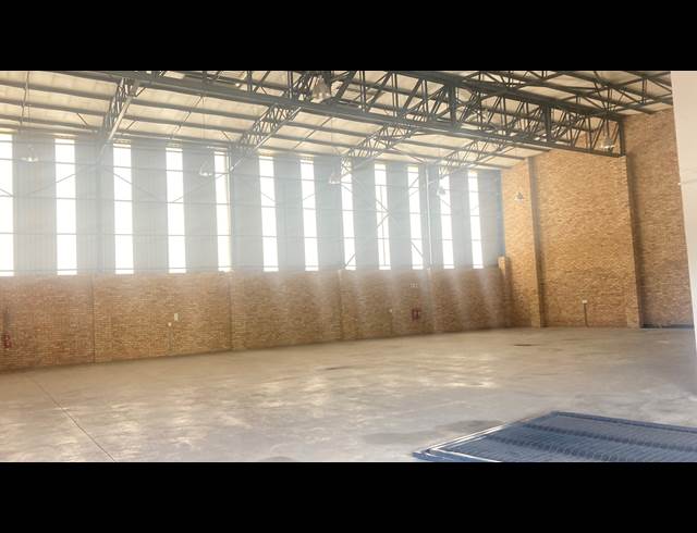 880M² RETAIL TO LET IN NORTH RIDING