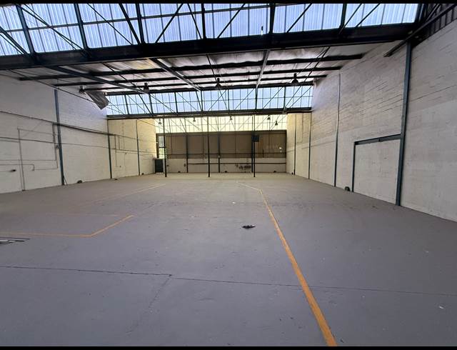 758M² WAREHOUSE TO LET IN BELLVILLE SOUTH