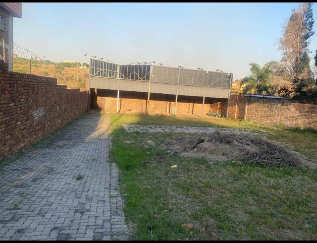 785M² VACANT LAND TO LET IN LAUDIUM