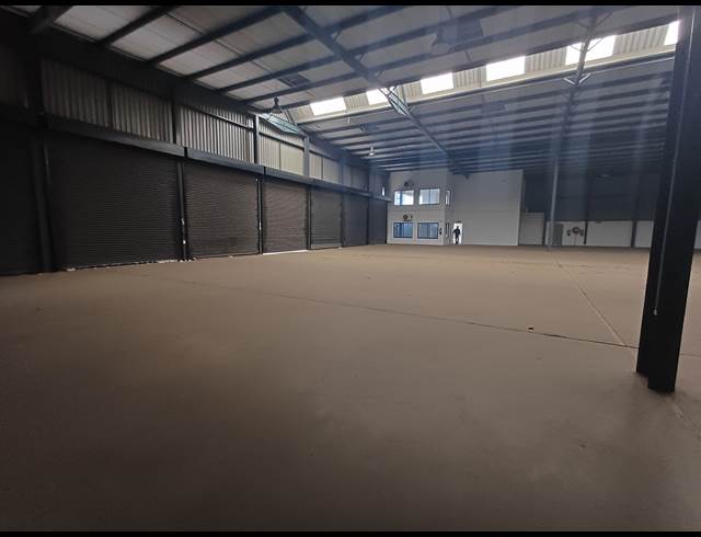 2,440M² WAREHOUSE TO LET IN COSMO BUSINESS PARK