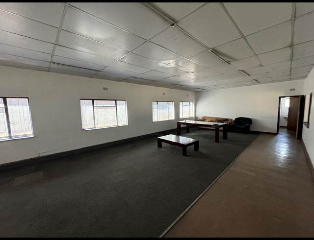 500M² WAREHOUSE TO LET IN WADEVILLE