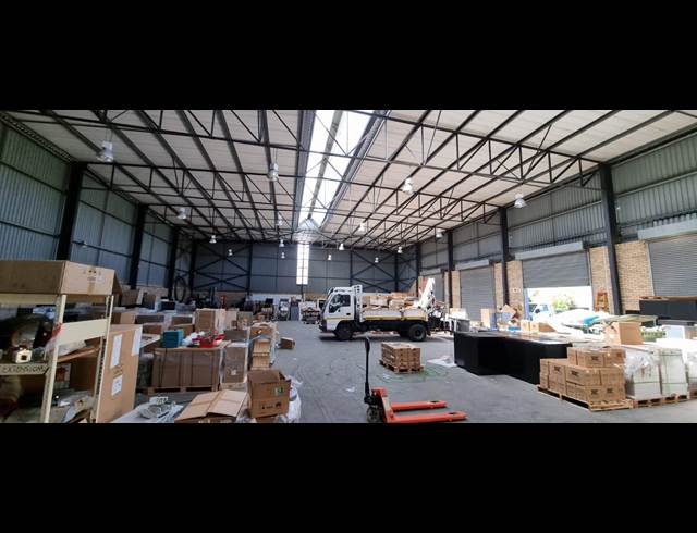 1,528M² WAREHOUSE TO LET IN AIRPORT INDUSTRIA