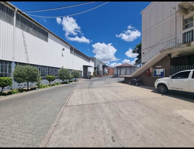 1,400M² WAREHOUSE TO LET IN ALBERTON NORTH