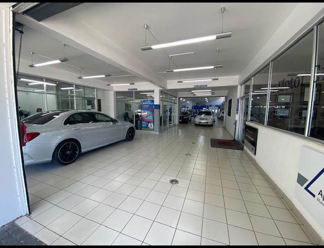 1,240M² FACTORY TO LET IN KENILWORTH