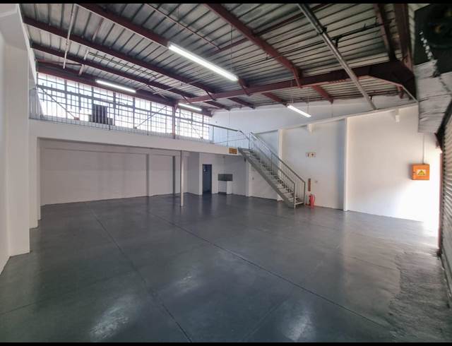 155M² WAREHOUSE TO LET IN STEELEDALE