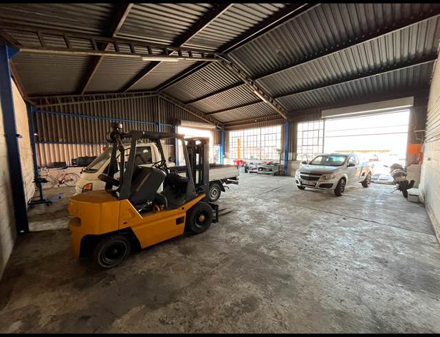 200M² WORKSHOP TO LET IN VULCANIA