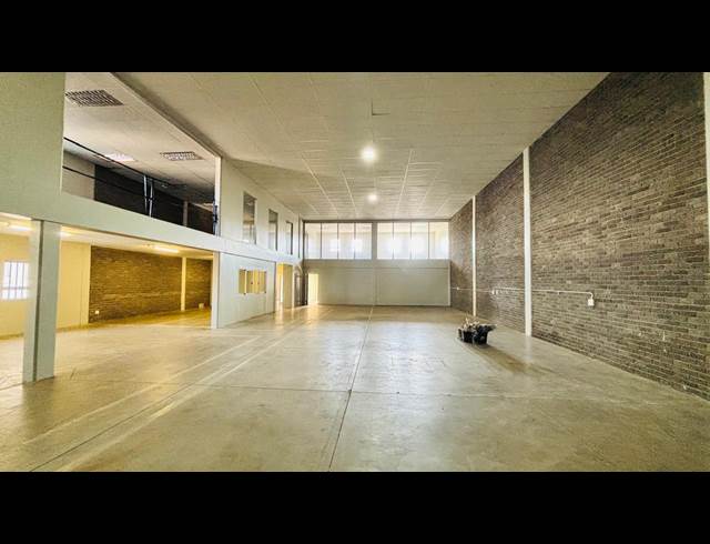 550M² WAREHOUSE TO LET IN STORMILL