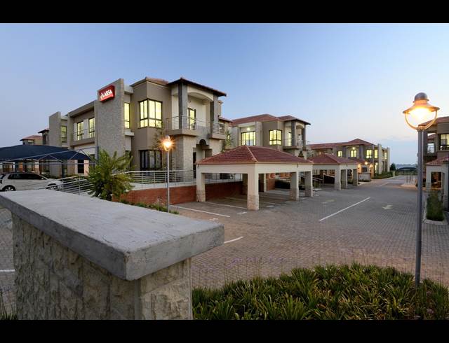 1,224M² BUSINESS TO LET IN LA COMO LIFESTYLE ESTATE
