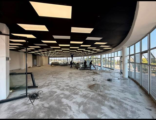 915M² RETAIL TO LET IN LASER PARK