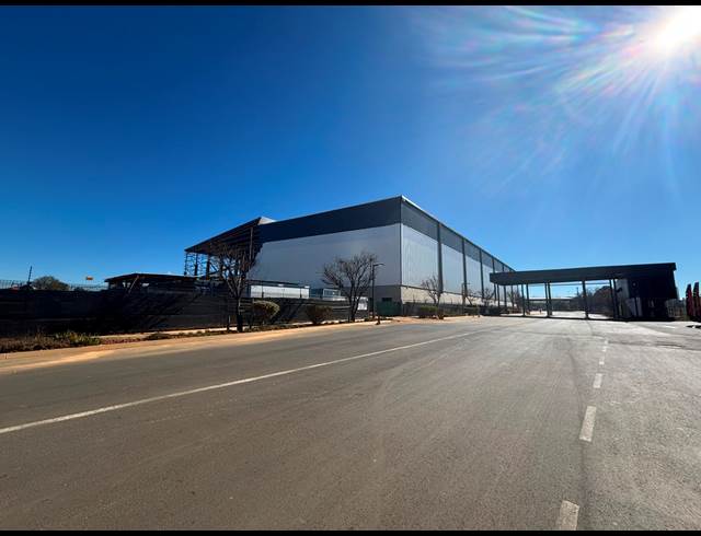 9,909M² WAREHOUSE TO LET IN JET PARK