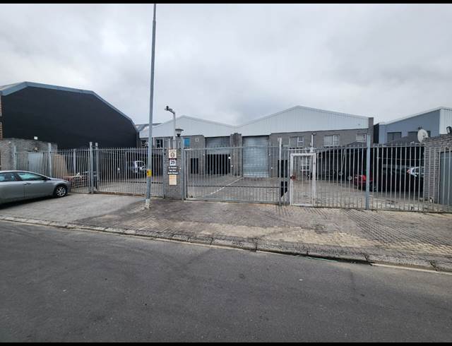 955M² WAREHOUSE TO LET IN SAXENBURG PARK 2