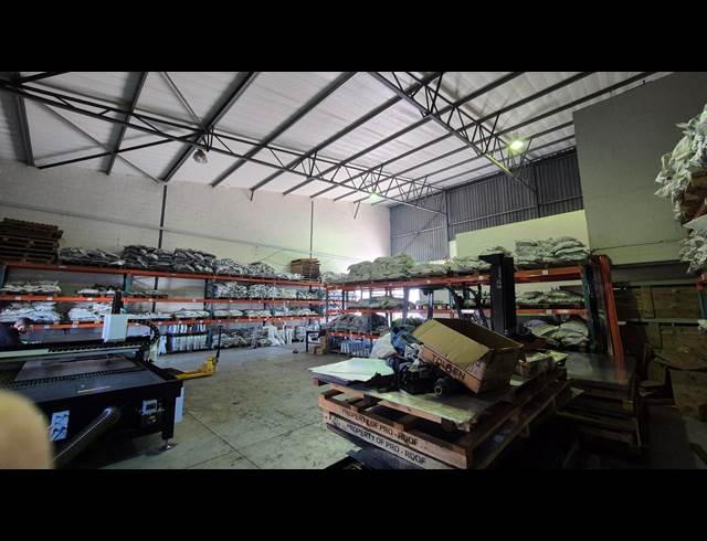 409M² WAREHOUSE TO LET IN CAPRICORN