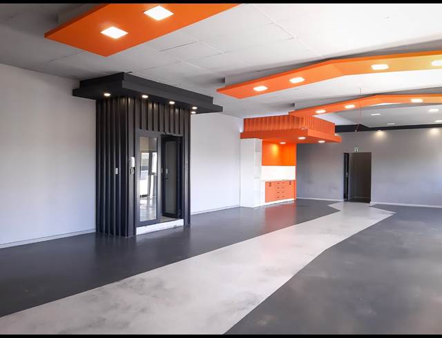 1,100M² WAREHOUSE TO LET IN SALT RIVER