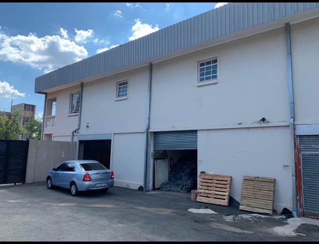 1,550M² WAREHOUSE TO LET IN EASTLEIGH