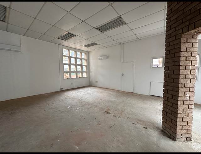 151.66M² OFFICE TO LET IN DIE HOEWES