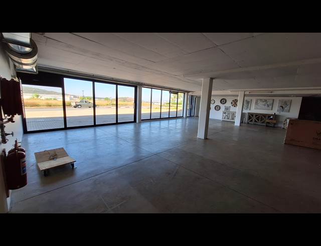 264M² RETAIL TO LET IN RIVERSIDE PARK