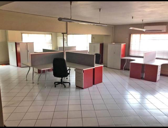 2,800M² WORKSHOP TO LET IN SEBENZA