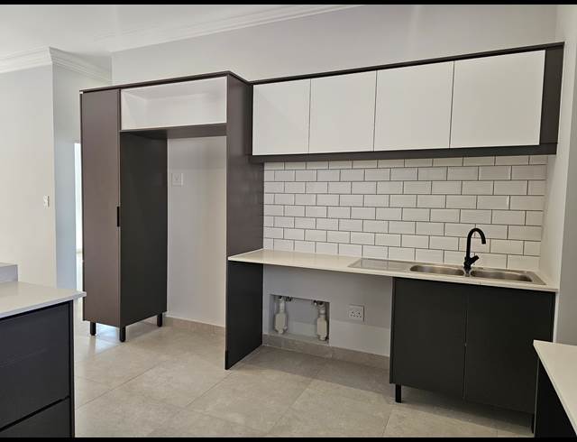 3 BEDROOM APARTMENT TO LET IN BRYANSTON