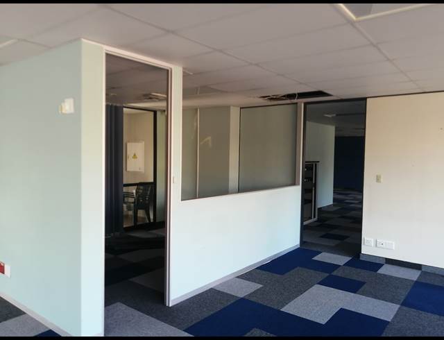 204.82M² OFFICE TO LET IN WESTVILLE