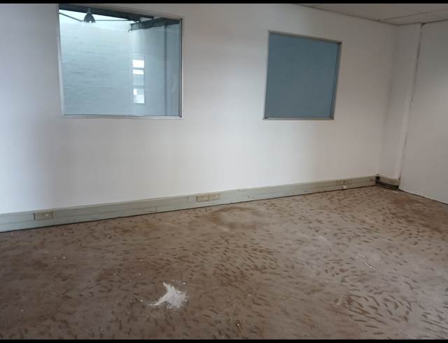 296M² WAREHOUSE TO LET IN RED HILL