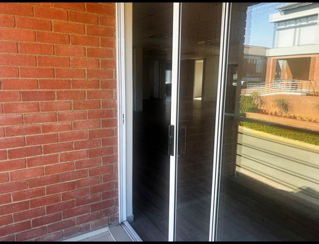 365M² BUILDING TO LET IN FOURWAYS