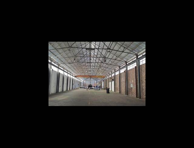 2,100M² WAREHOUSE TO LET IN EPPING INDUSTRIAL