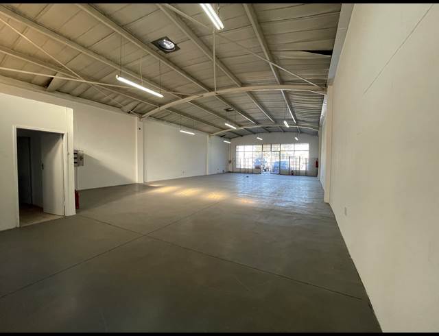 200M² BUSINESS CENTRE TO LET IN HUGHES