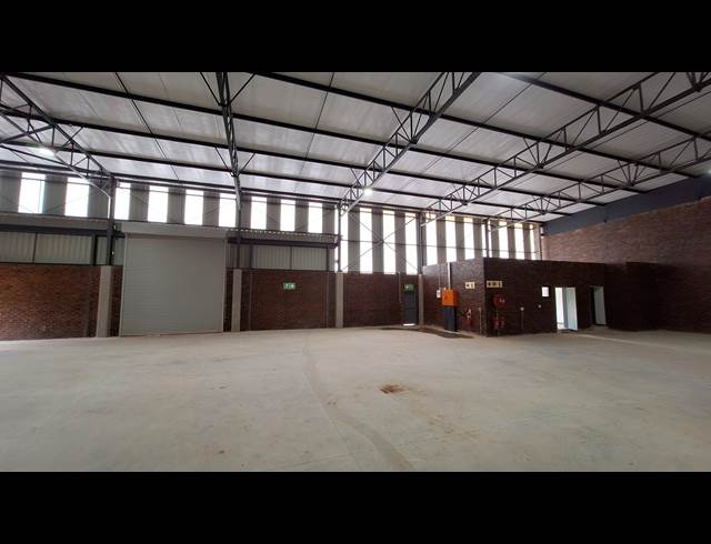 548M² WAREHOUSE TO LET IN LASER PARK