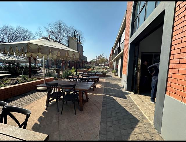 73M² OFFICE TO LET IN ROOIHUISKRAAL NORTH