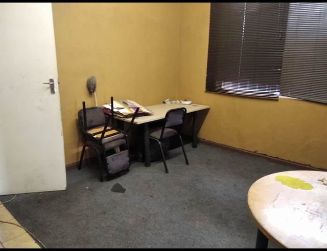 50M² BUSINESS TO LET IN BOKSBURG NORTH