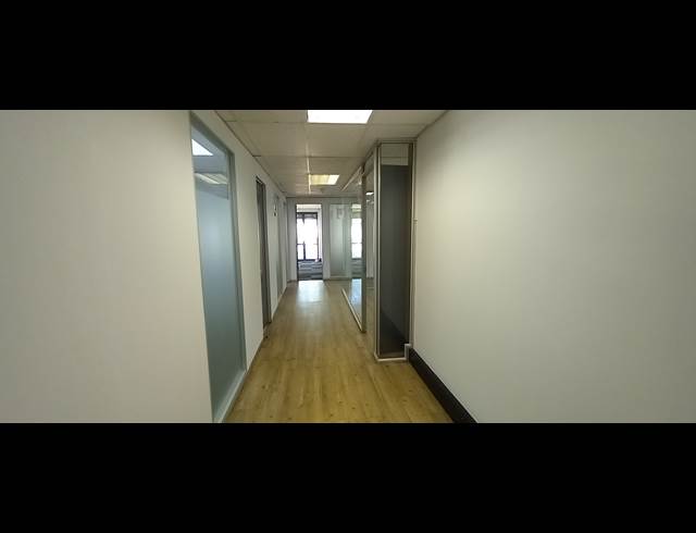 724M² OFFICE TO LET IN BRYANSTON